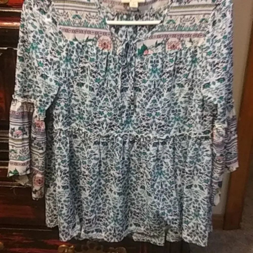 🤠Style&Co. Tunic fluted sleeves SZ Small